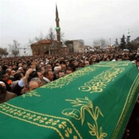 erbakan ın cenazesine kaç kişi katıldı